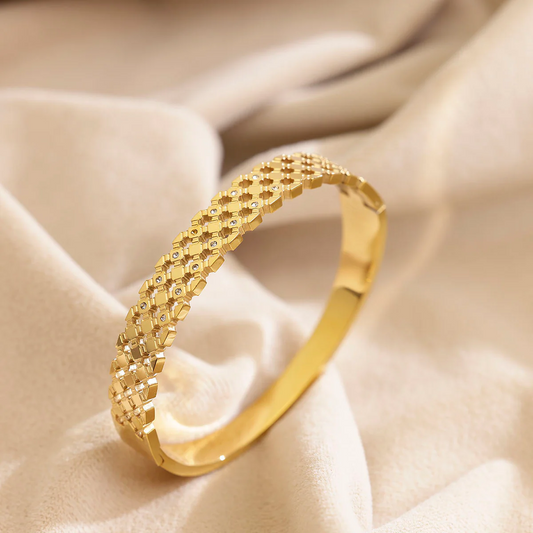 Elegant HexaMesh Gold Tone Bangle Bracelet for Women